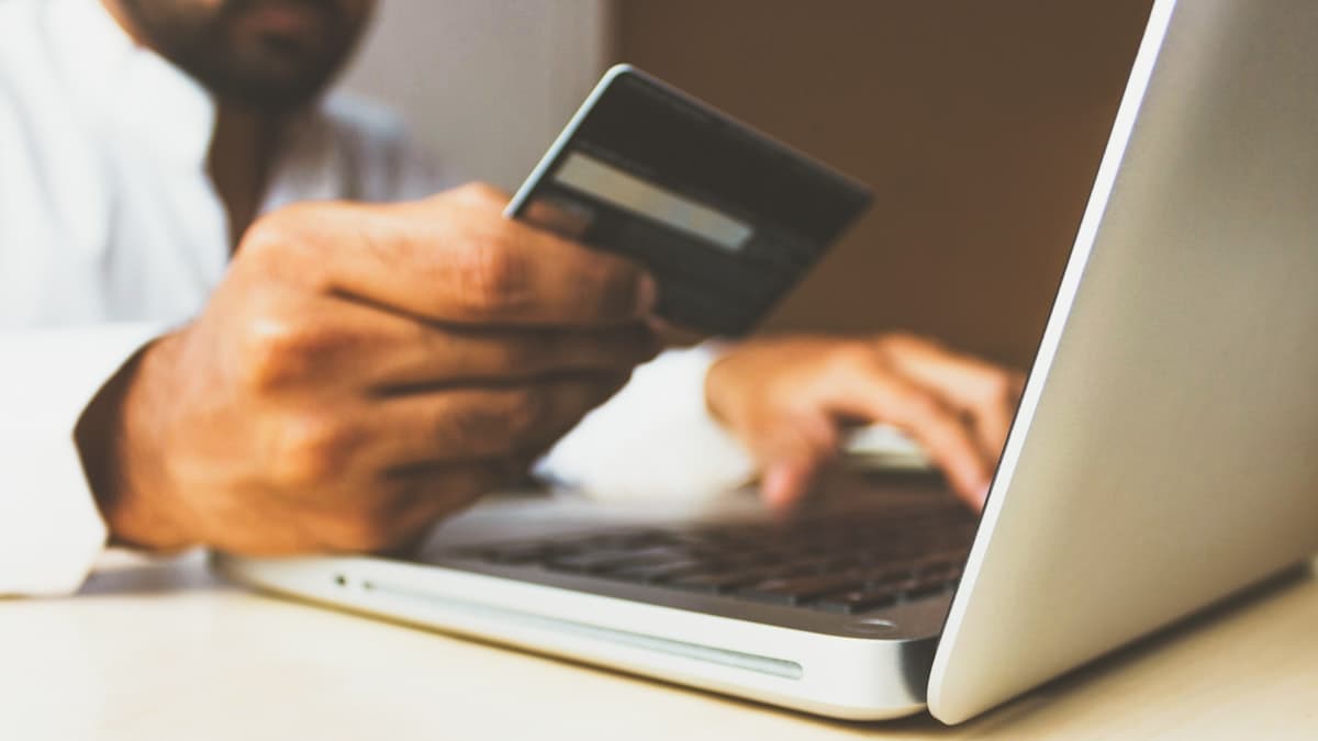 Cumpărături Online Inteligente în 2026: Alege Bine și Economisește Cumpărături Online Inteligente în 2026: Alege Bine și Economisește